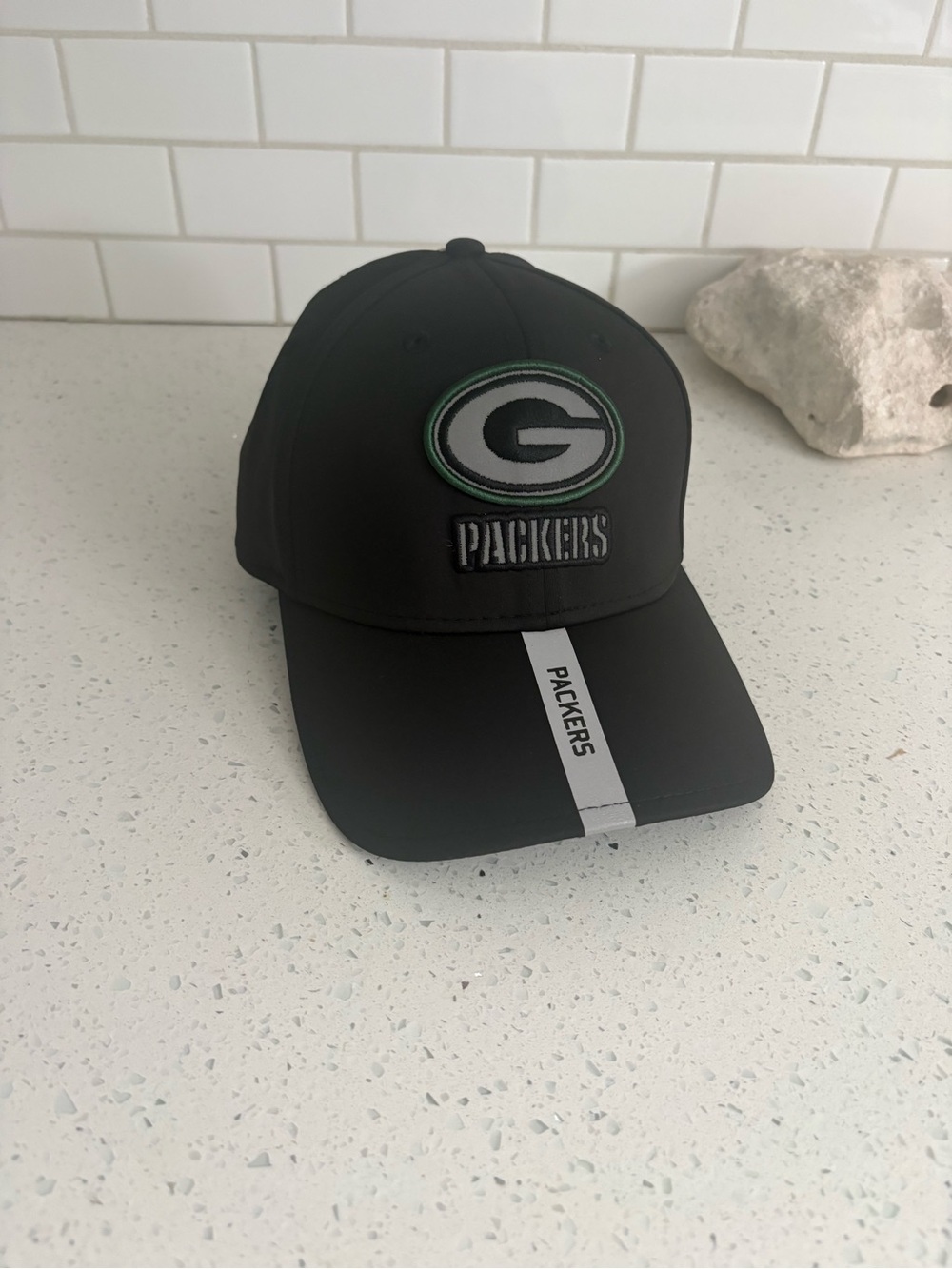 NWOT New Era 9FORTY Green Bay Packers NFL Adjustable Hat Cap Black One Size